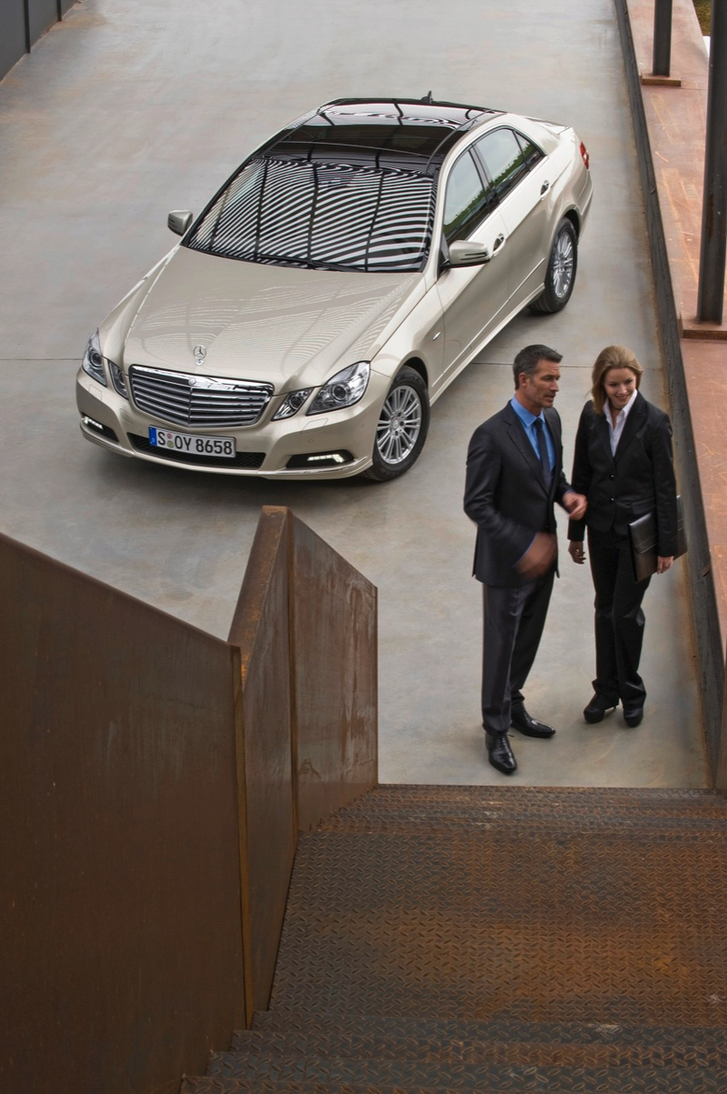 Illustration for article titled 2010 Mercedes E-Class: Mega Gallery